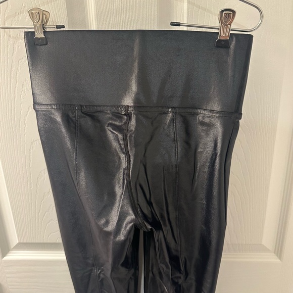 Carbon38 black flared leggings in Takara Shine - Picture 10 of 13